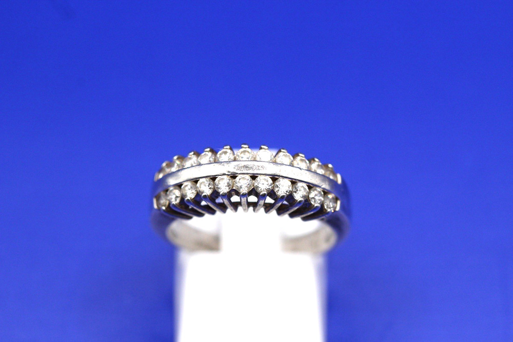 Vintage Sterling Silver double CZ Row Raised Band Ring Size 7